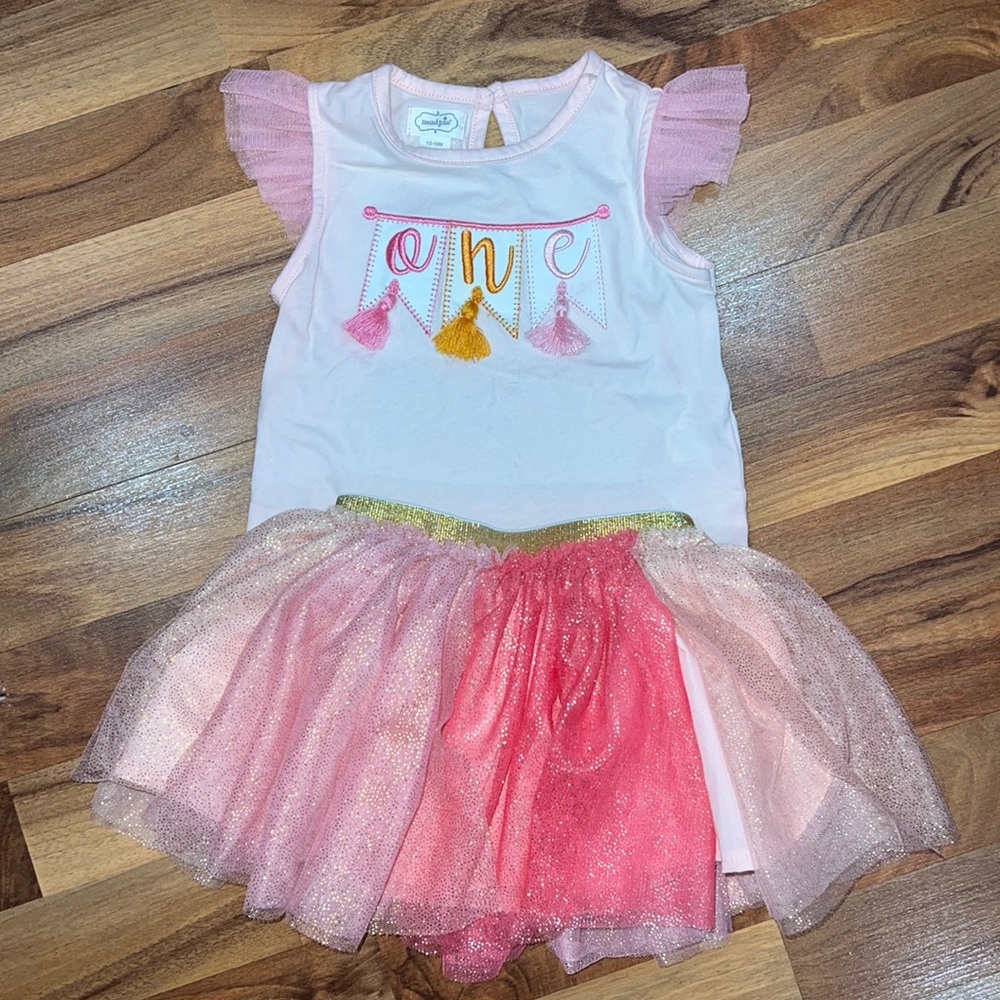 “One” outfit